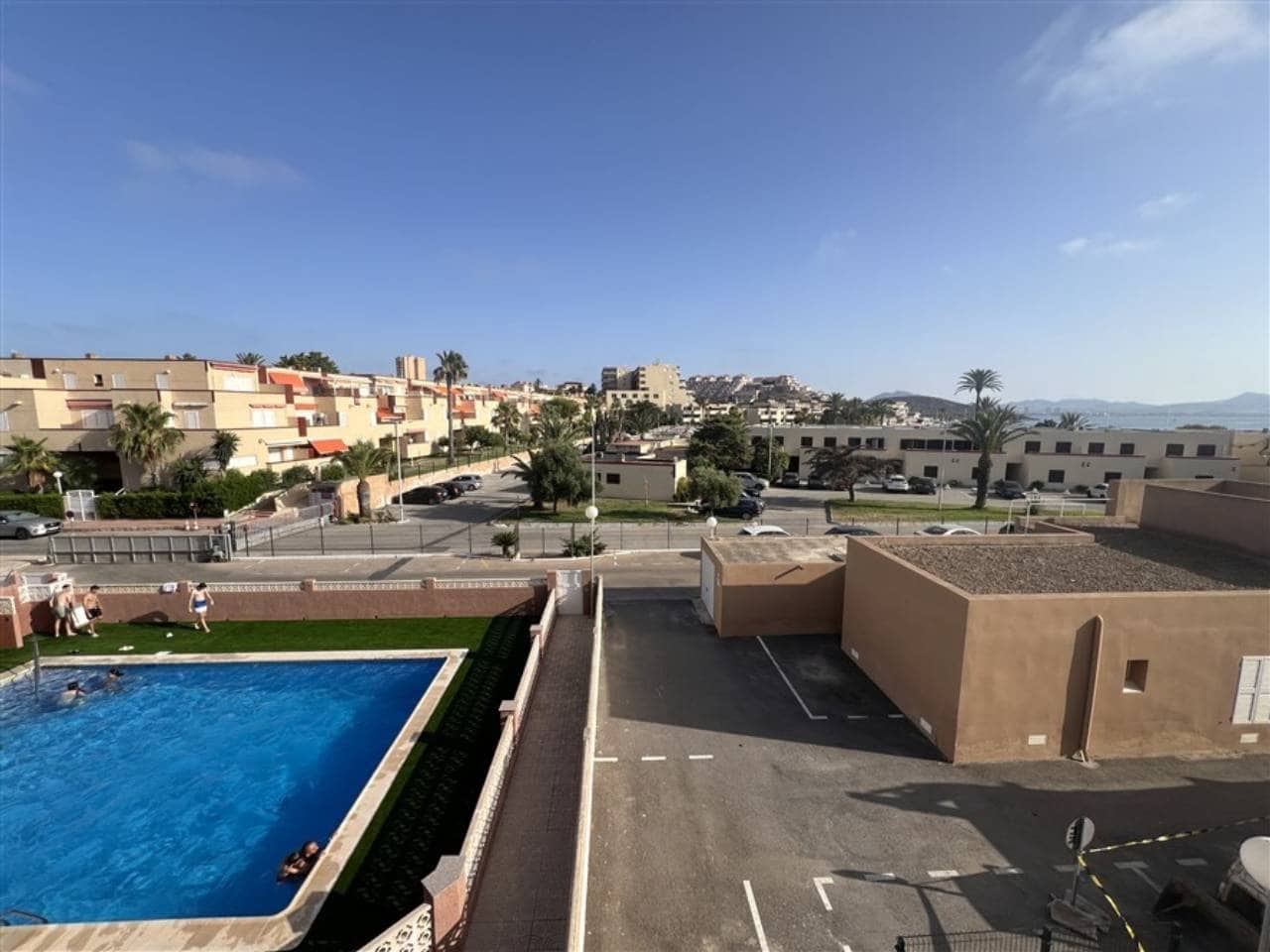 2 makuuhuone Huoneisto myytävänä paikassa La Manga del Mar Menor mukana uima-altaan 
autotalli - 205 000 € (Ref: 9935433)