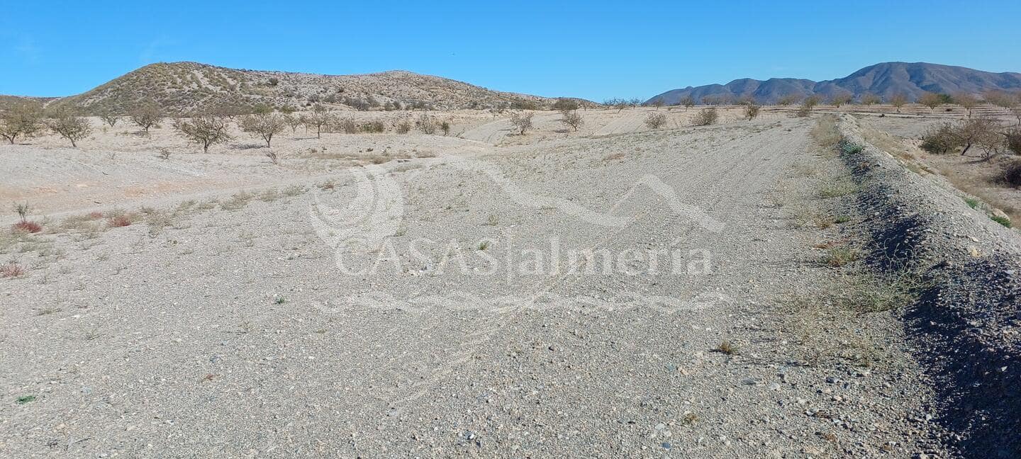 Ubebygd land til salgs i Urcal - € 100 000 (Ref: 1899774)