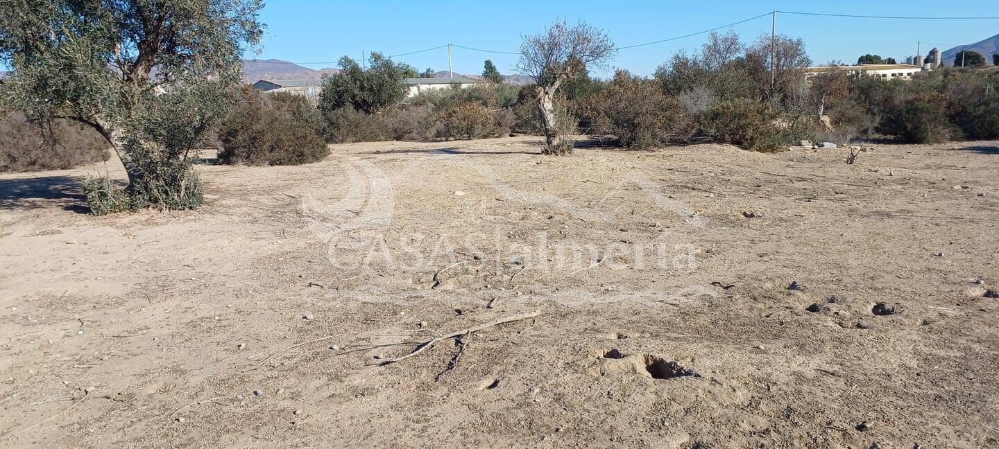 Grunde uden byggetilladelser til salg i Huercal-Overa - € 40.000 (Ref: 1948302)