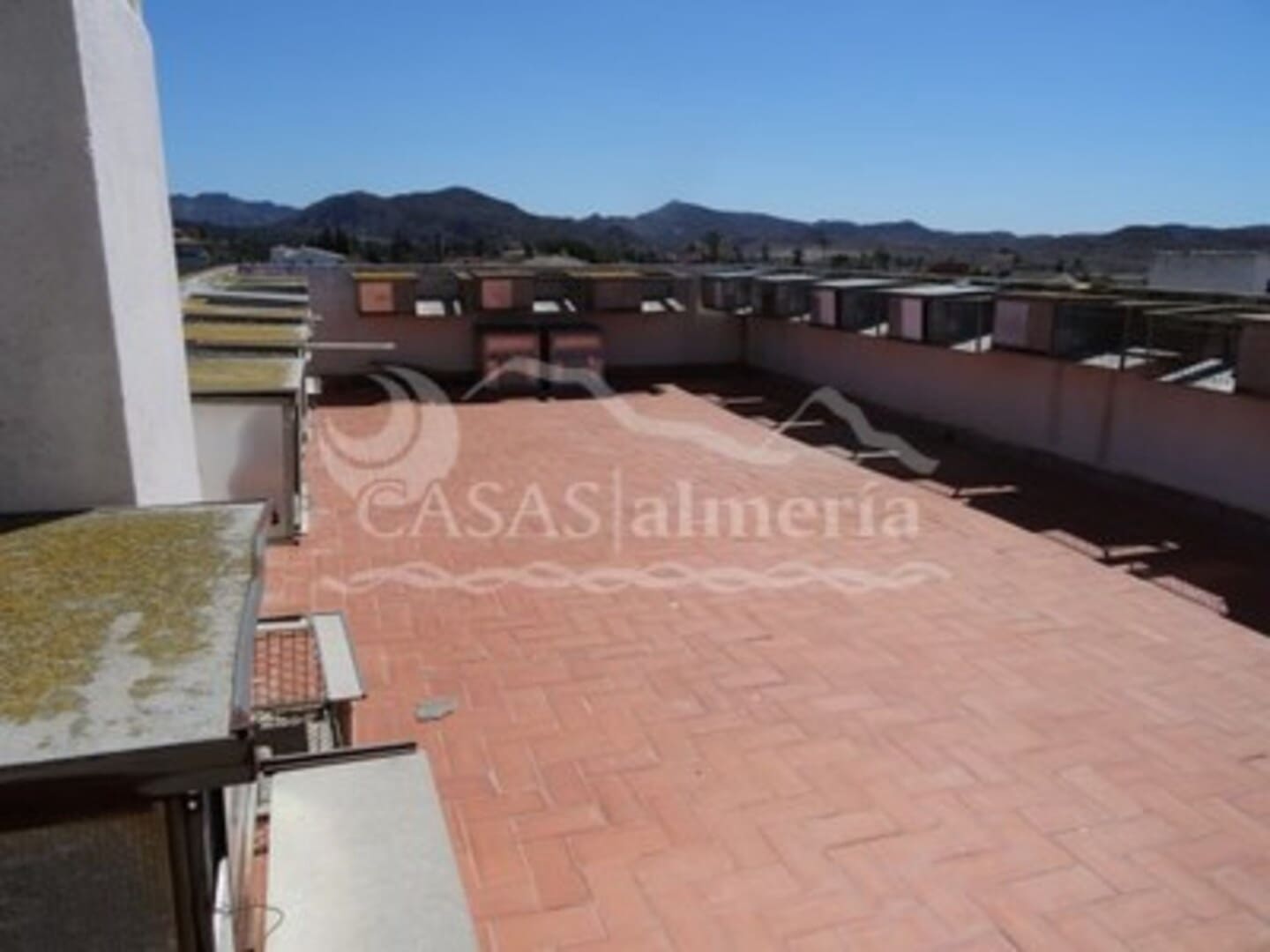 2 soveværelse Semi-Rækkehus til salg i Huercal-Overa med garage - € 69.000 (Ref: 1960460)