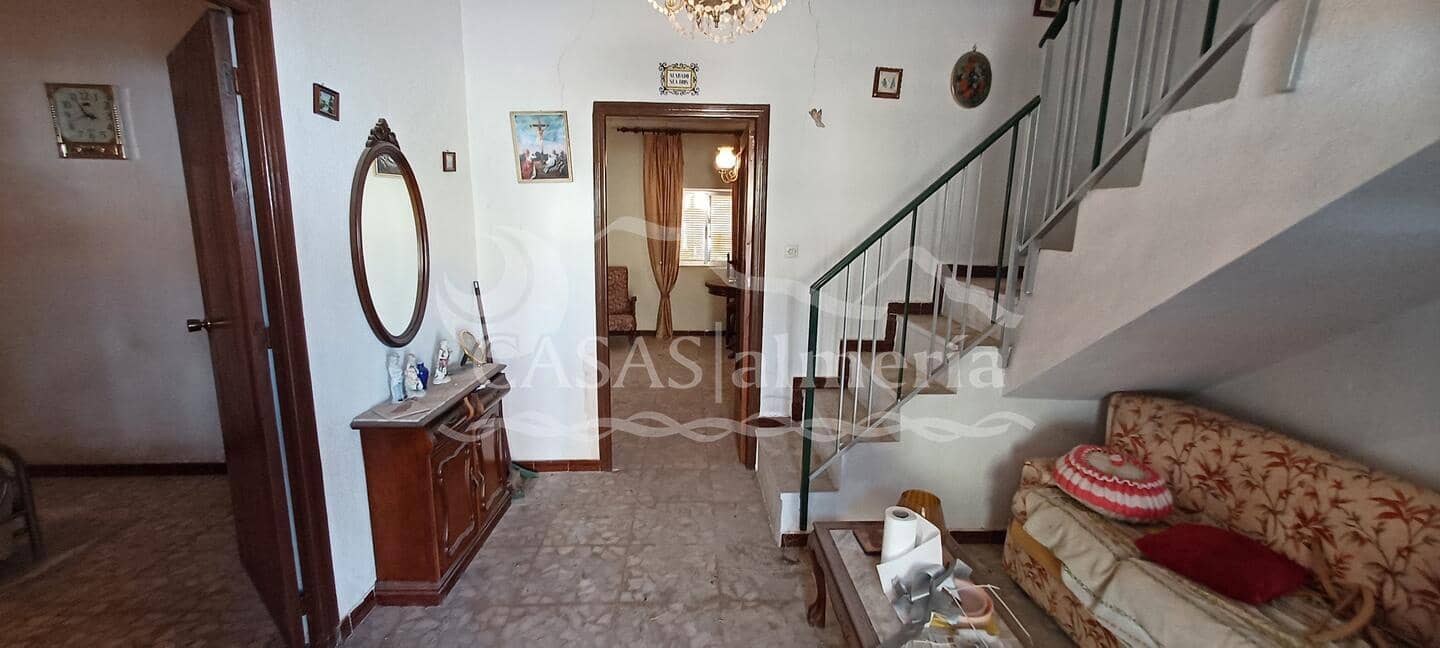 6 soveværelse Byhus til salg i Urcal med garage - € 69.950 (Ref: 2038650)