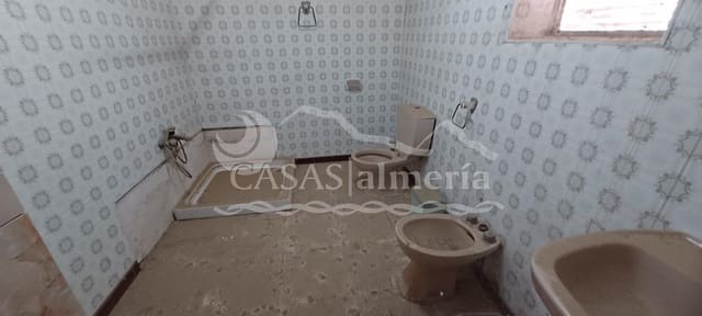 6 bedroom Townhouse for sale in Urcal, Huércal-Overa with garage - € 69,950 (Ref: 2038650)