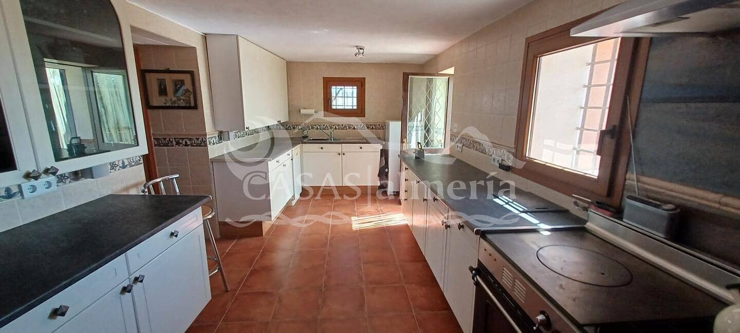 5 bedroom Finca/Country House for sale in Velez-Rubio with garage - € 299,000 (Ref: 2052413)