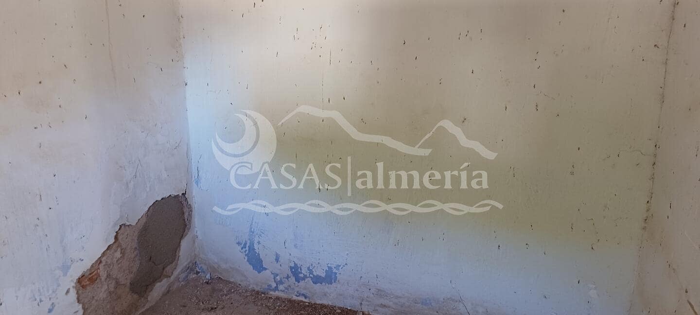 Casa em Banda para venda em Urcal - 30 000 € (Ref: 2148880)