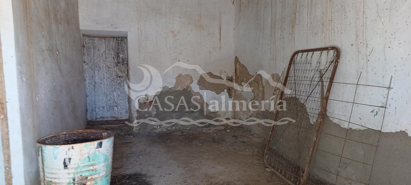 Casa em Banda para venda em Urcal - 30 000 € (Ref: 2148880)