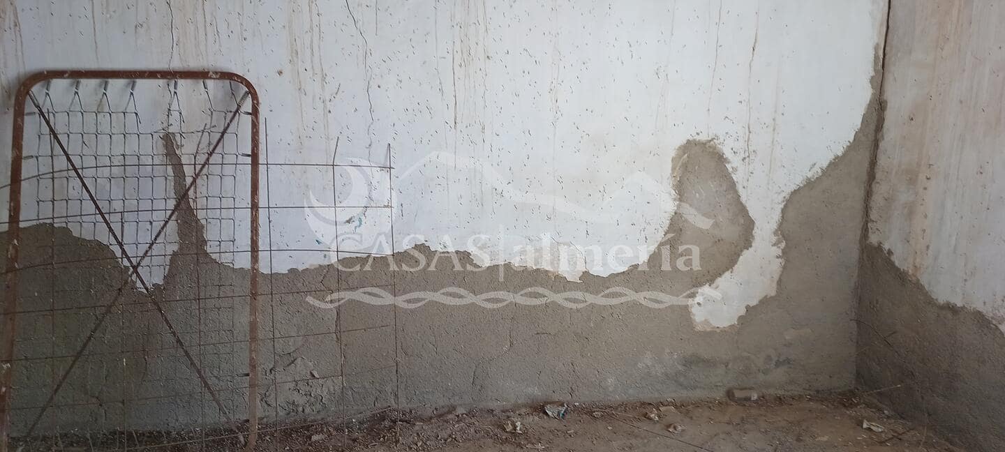 Casa em Banda para venda em Urcal - 30 000 € (Ref: 2148880)