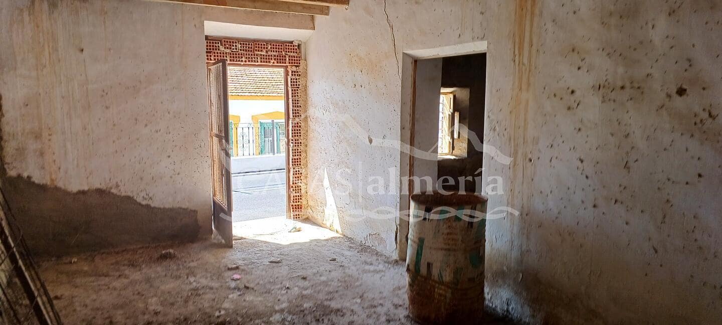 Casa em Banda para venda em Urcal - 30 000 € (Ref: 2148880)