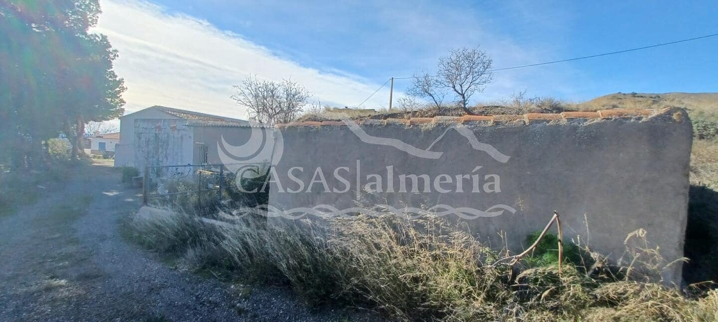 Finca/Casa Rural de 4 habitaciones en Los Pardos en venta con garaje - 65.000 € (Ref: 2194241)