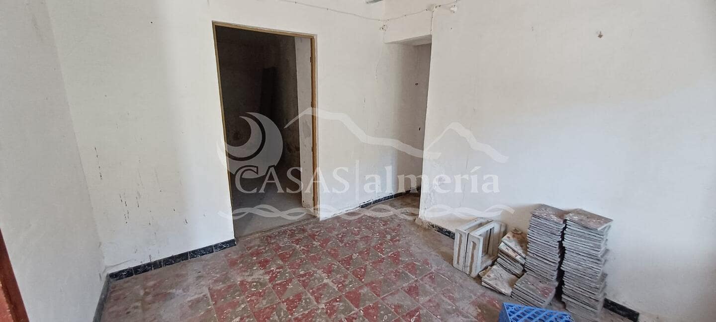 Finca/Country House for sale in Velez-Rubio with garage - € 53,000 (Ref: 2226067)