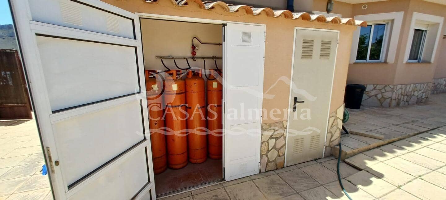 4 slaapkamer Villa te koop in Calabardina met zwembad garage - € 375.000 (Ref: 2267285)