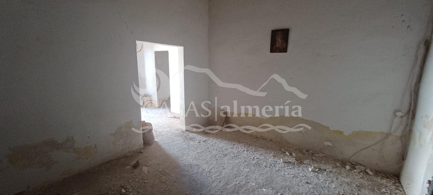 3 slaapkamer Finca/Landhuis te koop in Huercal-Overa met garage - € 88.000 (Ref: 2274802)