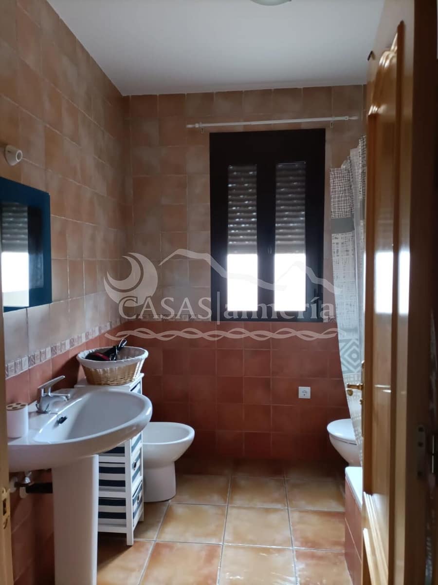 3 bedroom Villa for sale in Velez-Rubio with garage - € 185,500 (Ref: 8052910)