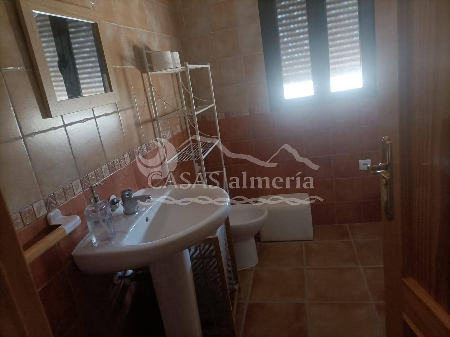 3 bedroom Villa for sale in Velez-Rubio with garage - € 185,500 (Ref: 8052910)