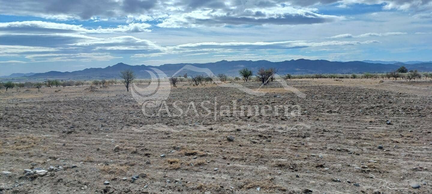 Grunde uden byggetilladelser til salg i Huercal-Overa - € 15.000 (Ref: 8171597)