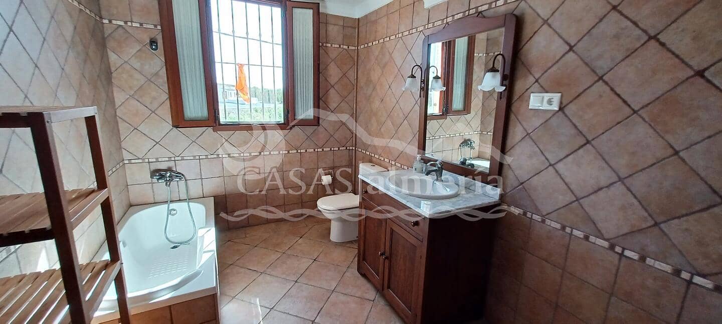 4 soverom Villa til salgs i Gonar med garasje - € 219 000 (Ref: 8431231)