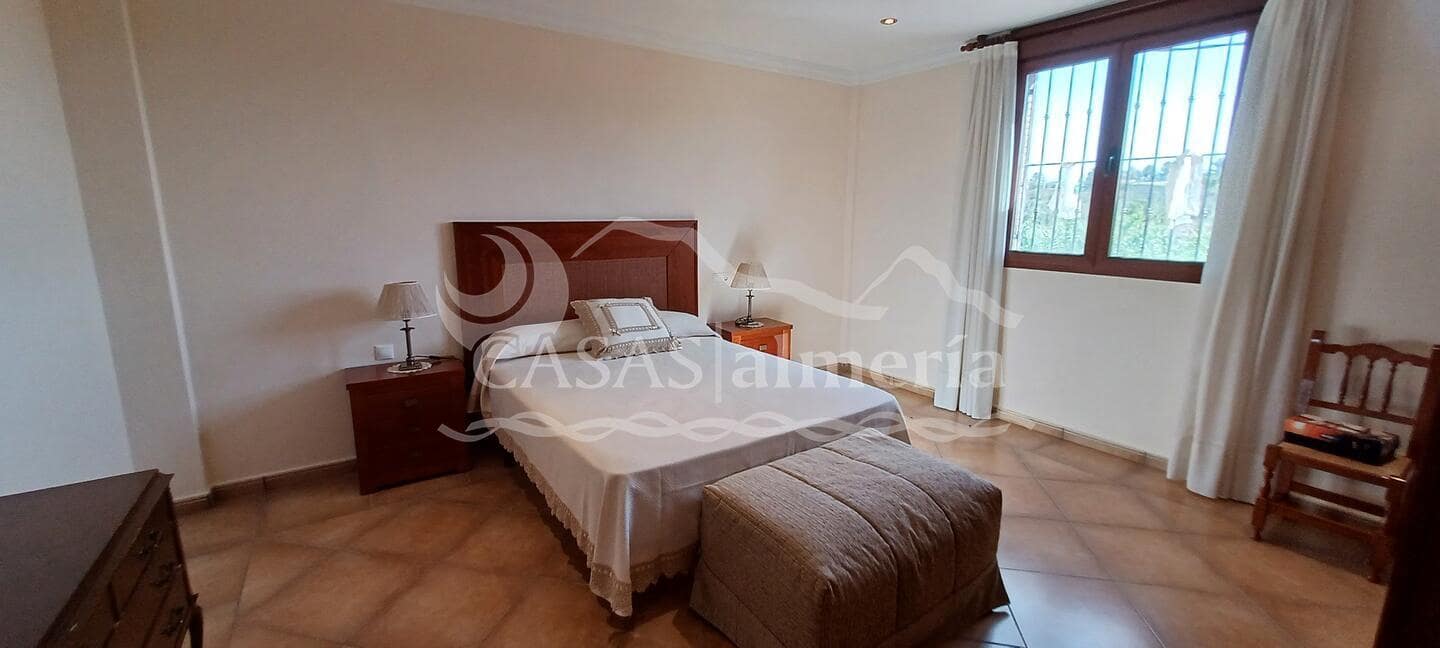 4 soverom Villa til salgs i Gonar med garasje - € 219 000 (Ref: 8431231)