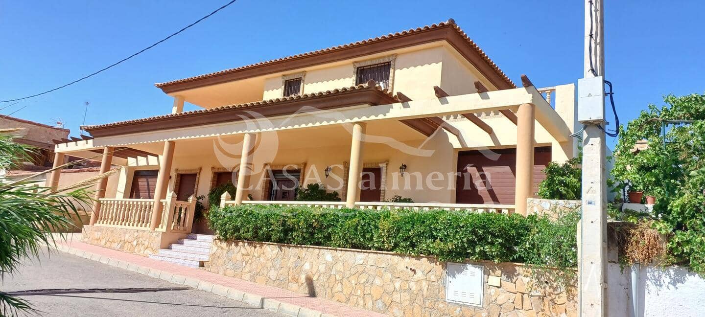 4 soverom Villa til salgs i Gonar med garasje - € 219 000 (Ref: 8431231)