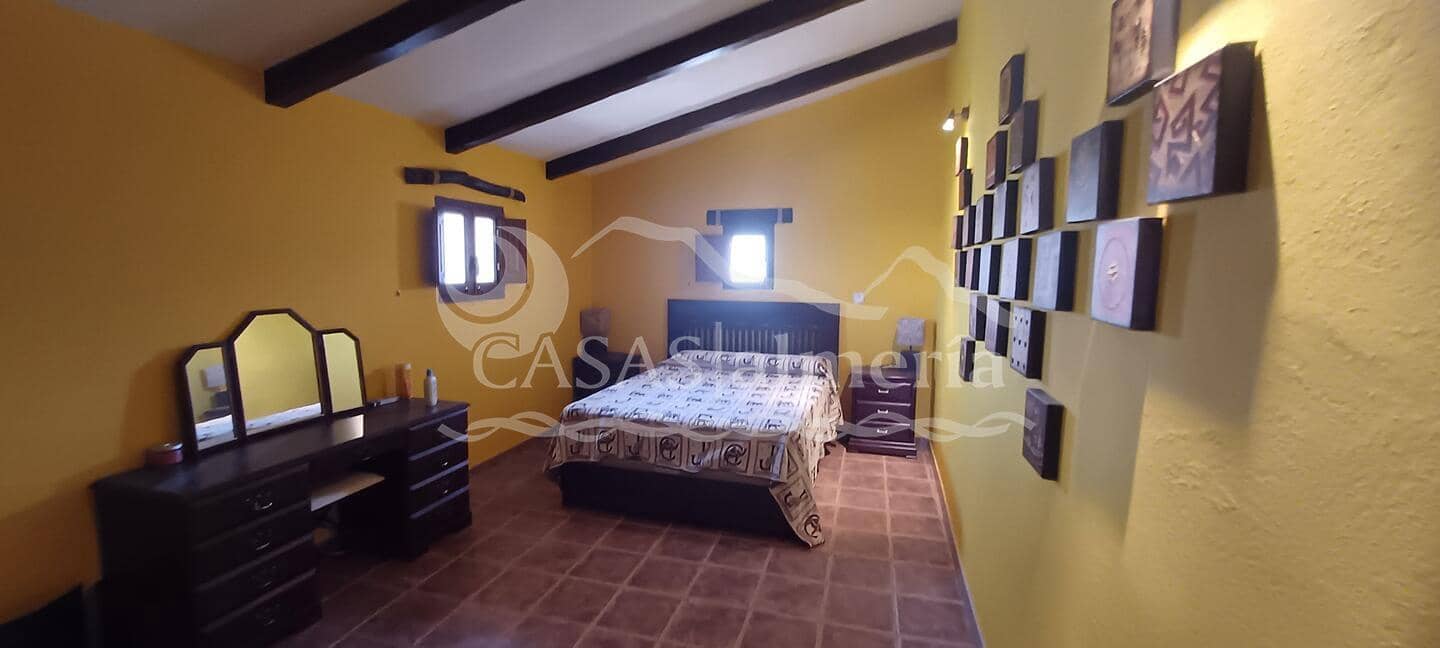 4 soveværelse Finca/Landehus til salg i Oria med swimmingpool - € 150.000 (Ref: 9022250)