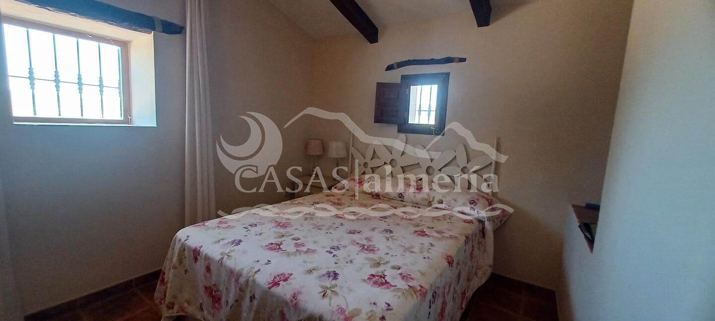 4 soveværelse Finca/Landehus til salg i Oria med swimmingpool - € 150.000 (Ref: 9022250)