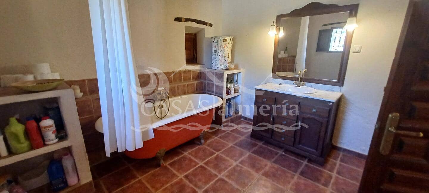 4 soveværelse Finca/Landehus til salg i Oria med swimmingpool - € 150.000 (Ref: 9022250)