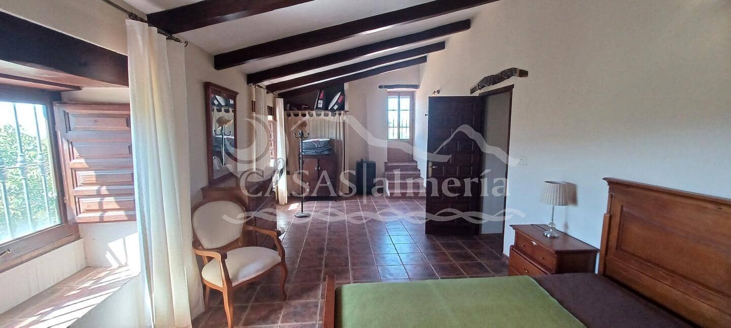 4 soveværelse Finca/Landehus til salg i Oria med swimmingpool - € 150.000 (Ref: 9022250)