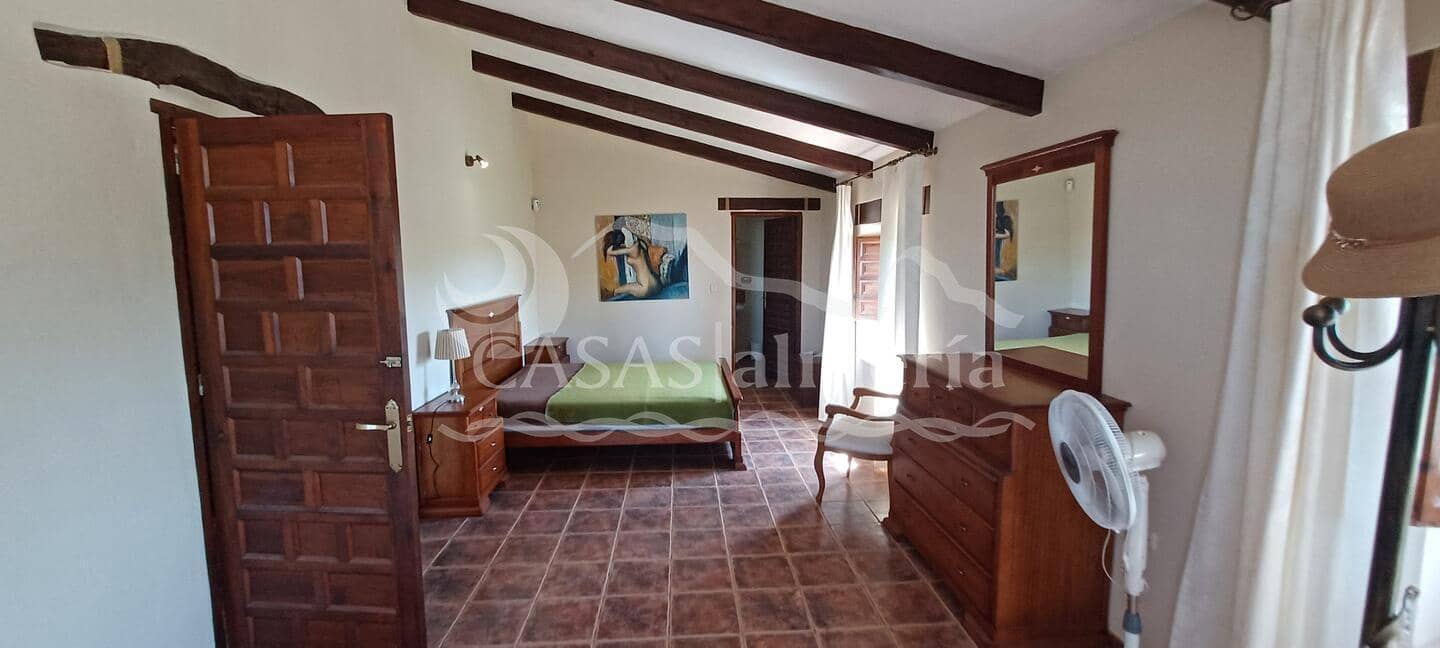 4 soveværelse Finca/Landehus til salg i Oria med swimmingpool - € 150.000 (Ref: 9022250)