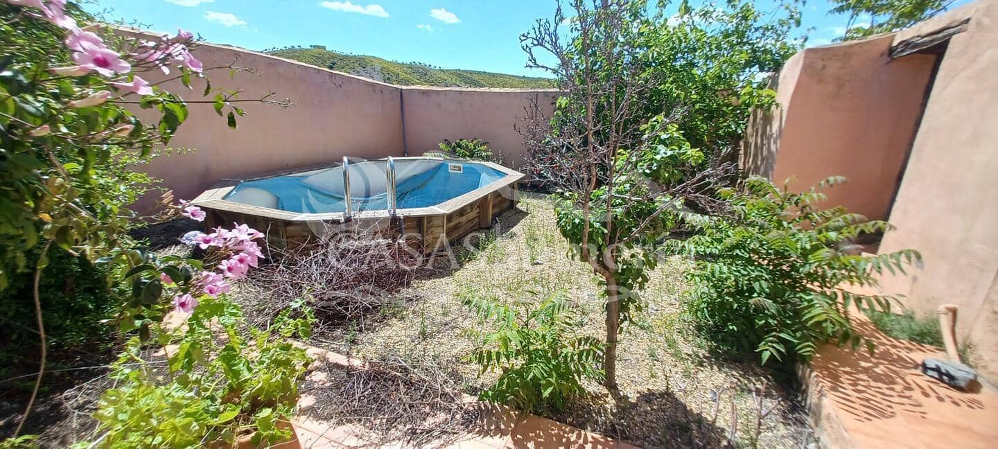 4 soveværelse Finca/Landehus til salg i Oria med swimmingpool - € 150.000 (Ref: 9022250)