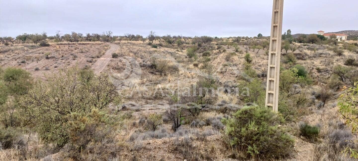 Ubebygd land til salgs i Urcal - € 7 000 (Ref: 9360503)