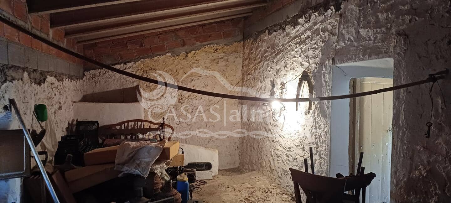 4 makuuhuone Maalaistalo myytävänä paikassa Los Pardos mukana 
autotalli - 70 000 € (Ref: 9372336)