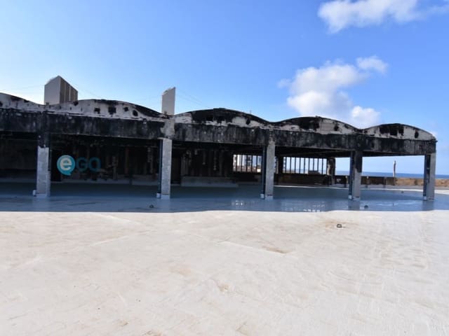 Kaupallinen myytävänä paikassa Alayor / Alaior - 490 000 € (Ref: 5440594)