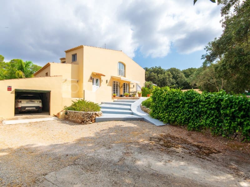 6 soveværelse Finca/Landehus til salg i Es Mercadal med swimmingpool garage - € 1.700.000 (Ref: 6066787)