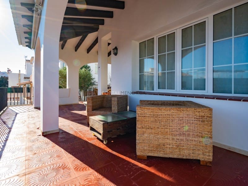 5 soveværelse Villa til salg i Es Castell med swimmingpool garage - € 745.000 (Ref: 6650259)