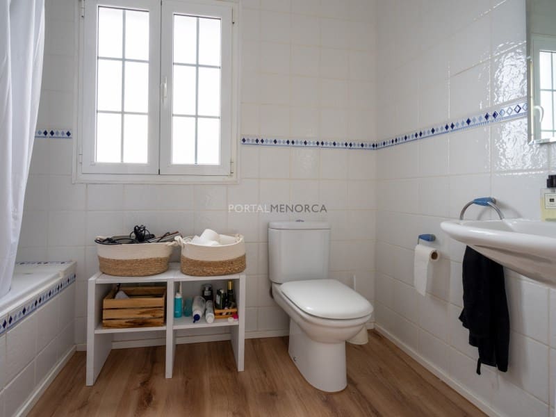 5 soveværelse Villa til salg i Es Castell med swimmingpool garage - € 745.000 (Ref: 6650259)