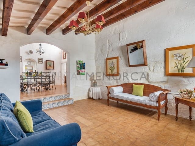 5 makuuhuone Maalaistalo myytävänä paikassa Trebaluger, Es Castell mukana uima-altaan - 995 000 € (Ref: 6881528)