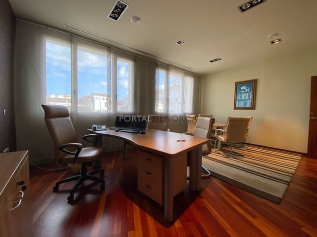 Commercial for sale in Mahón / Maó - € 450,000 (Ref: 6987144)