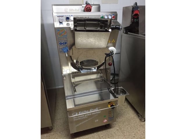 Commercial for sale in Es Castell - € 300,000 (Ref: 6987223)