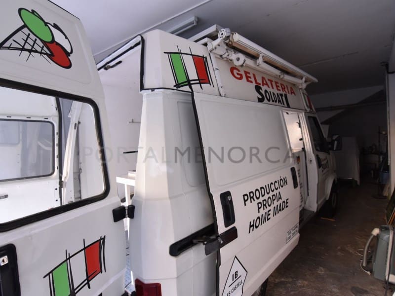 Gewerbe zu verkaufen in Es Castell - 300.000 € (Ref: 6987223)