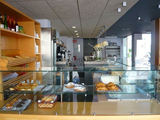 Kaupallinen myytävänä paikassa Mahón / Maó - 350 000 € (Ref: 6987294)