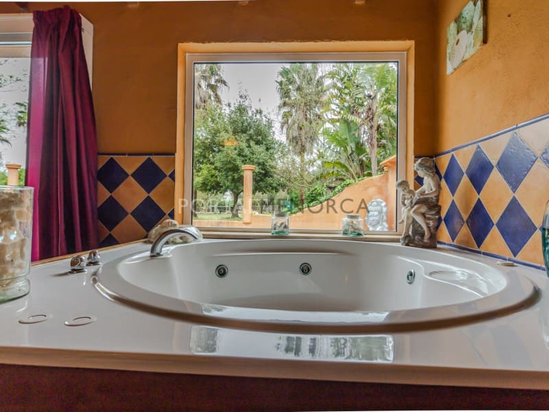 6 soveværelse Finca/Landehus til salg i Llucmacanes med swimmingpool - € 1.450.000 (Ref: 6988490)