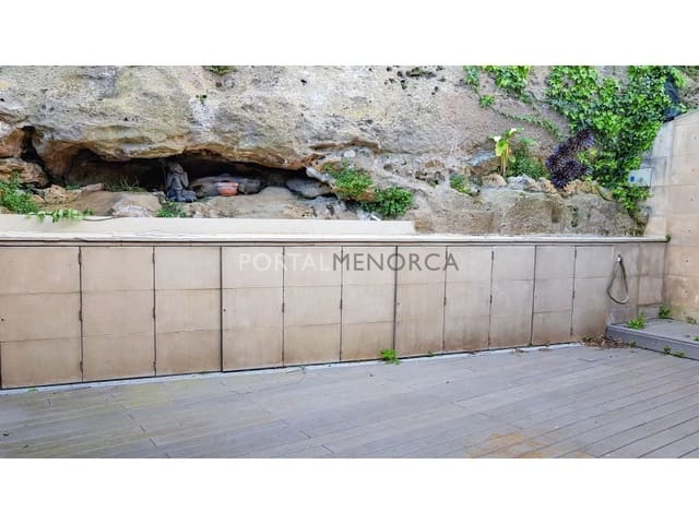 Commercial for sale in Mahón / Maó - € 532,000 (Ref: 6988497)