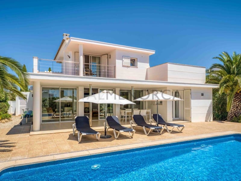 4 bedroom Villa for sale in Mahon / Mao with pool garage - € 895,000 (Ref: 7009969)