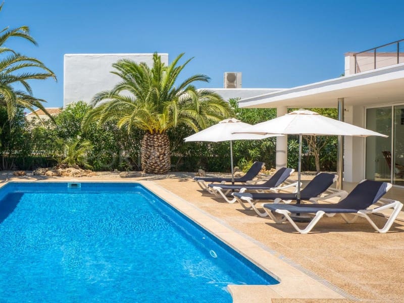 4 bedroom Villa for sale in Mahon / Mao with pool garage - € 895,000 (Ref: 7009969)
