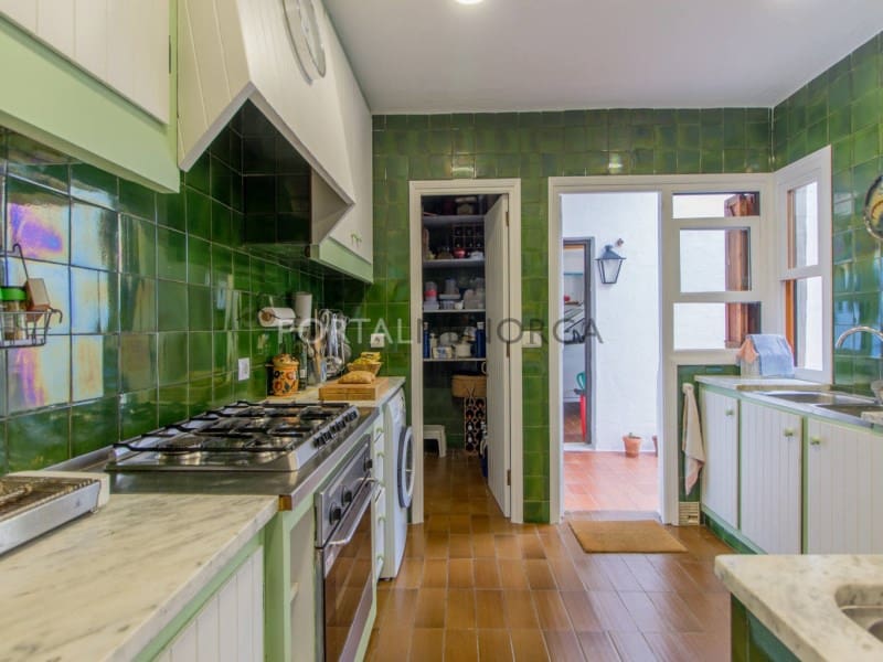 6 soveværelse Villa til salg i Binibeca med swimmingpool - € 1.350.000 (Ref: 7775866)