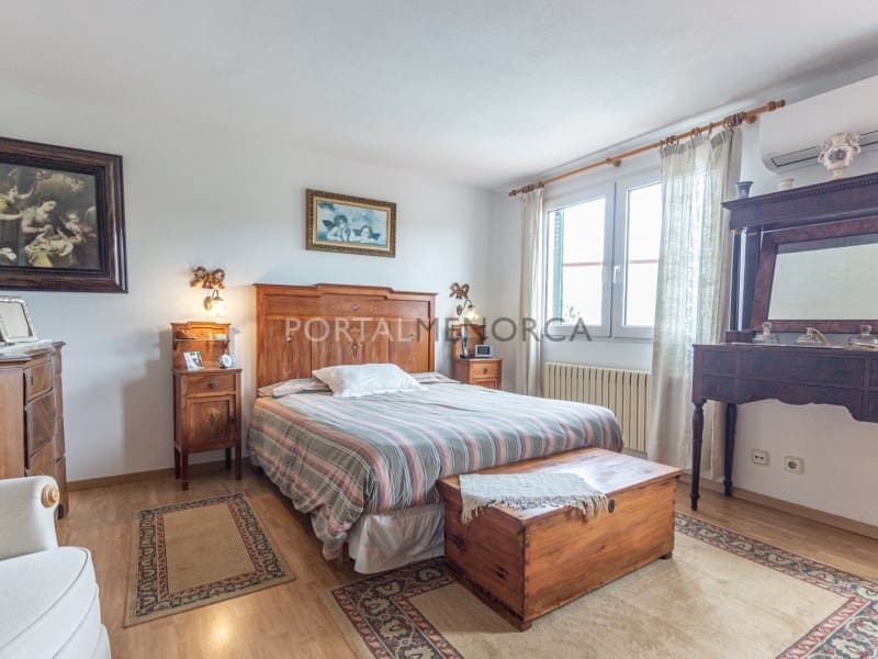 5 soveværelse Villa til salg i Es Castell med swimmingpool - € 695.000 (Ref: 8289340)