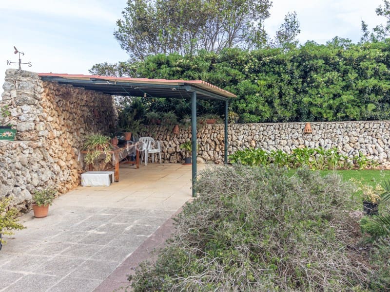 5 soveværelse Villa til salg i Es Castell med swimmingpool - € 695.000 (Ref: 8289340)