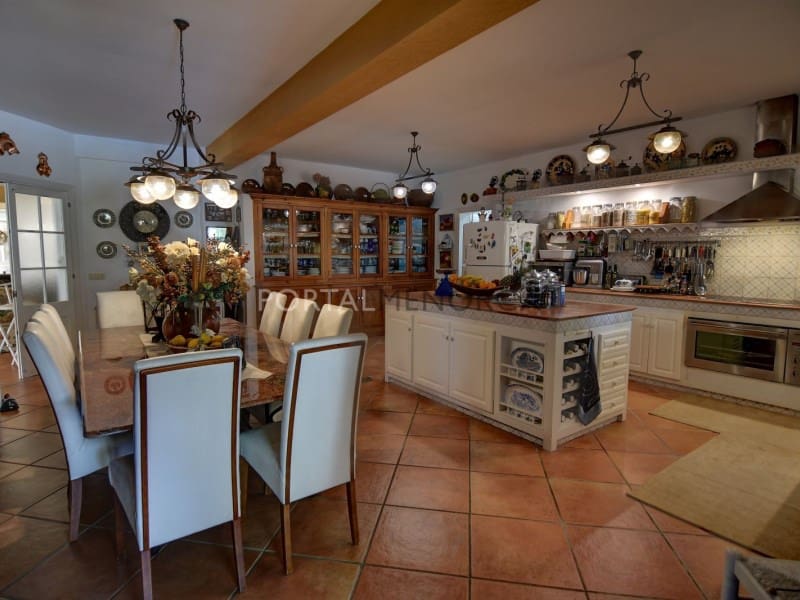 4 soveværelse Villa til salg i Mahon / Mao med swimmingpool - € 2.345.000 (Ref: 8399034)