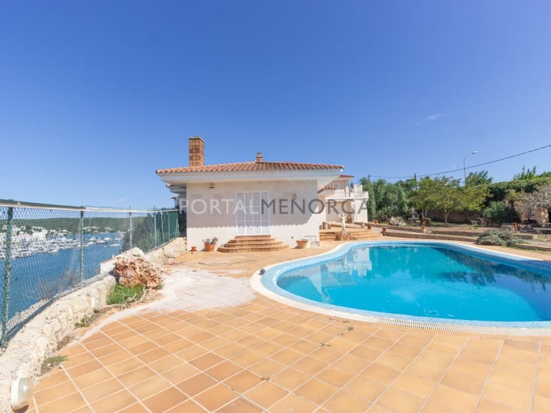 6 soveværelse Villa til salg i Es Castell med swimmingpool garage - € 1.320.000 (Ref: 8576485)