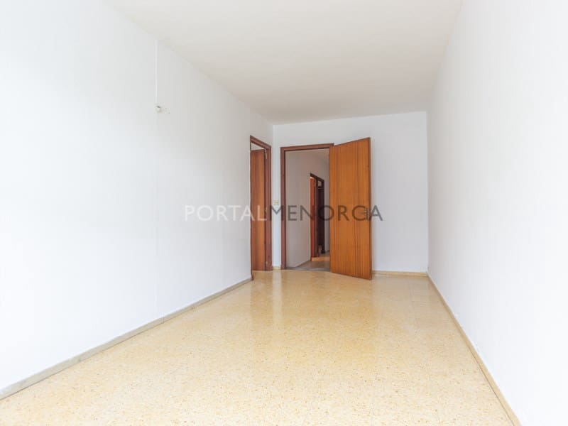 4 slaapkamer Flat te koop in Mahon / Mao - € 295.000 (Ref: 8932569)