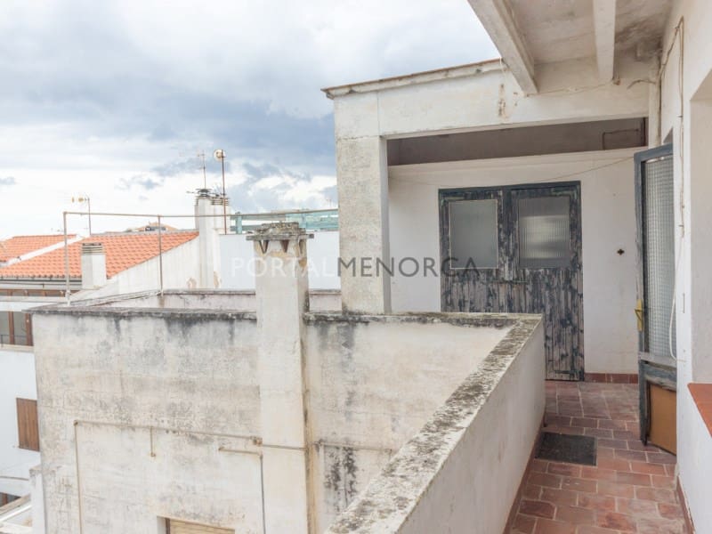 4 slaapkamer Flat te koop in Mahon / Mao - € 295.000 (Ref: 8932569)