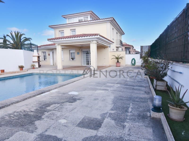 5 soveværelse Villa til salg i Mahon / Mao med swimmingpool garage - € 990.000 (Ref: 8952768)